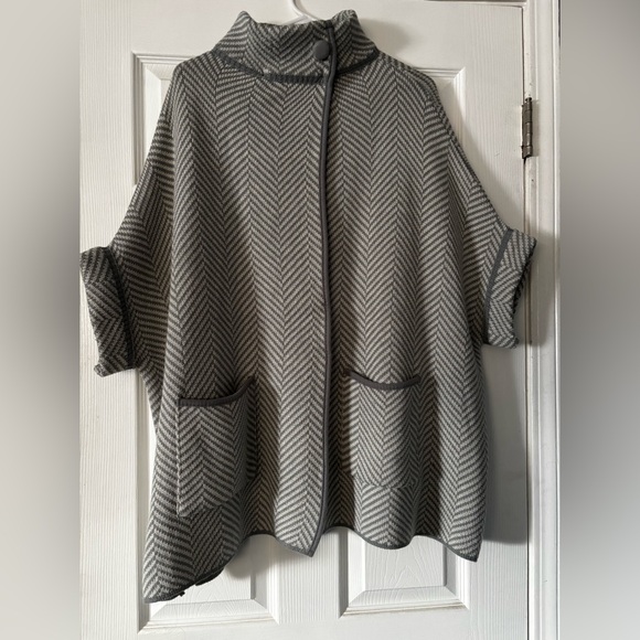 Women's one size Lauren Conrad shawl sweater LC - Picture 2 of 2